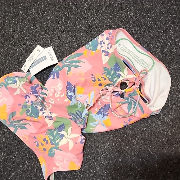 True Craft One-piece Swimsuit - Picture 5 of 5